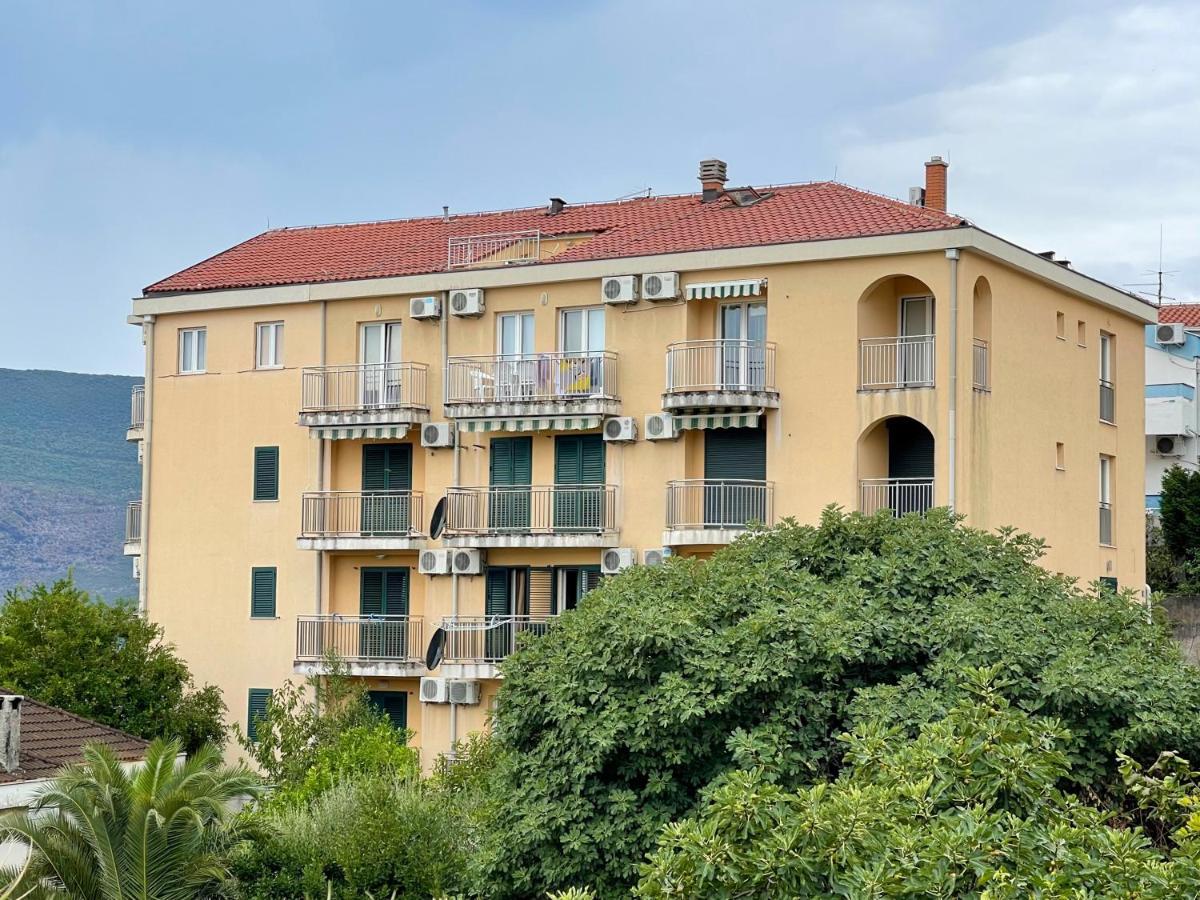 Apartments Milano แฮร์เซ็ก-โนวี ภายนอก รูปภาพ